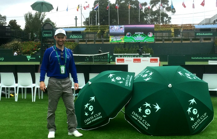Myles Emery courtside DC March 2016 700 x 450