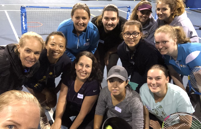 Female coaching course - 700 x 450