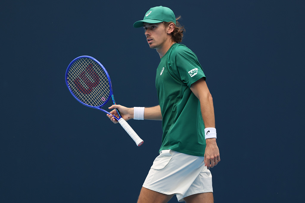 De Minaur sets up Sinner showdown in Beijing