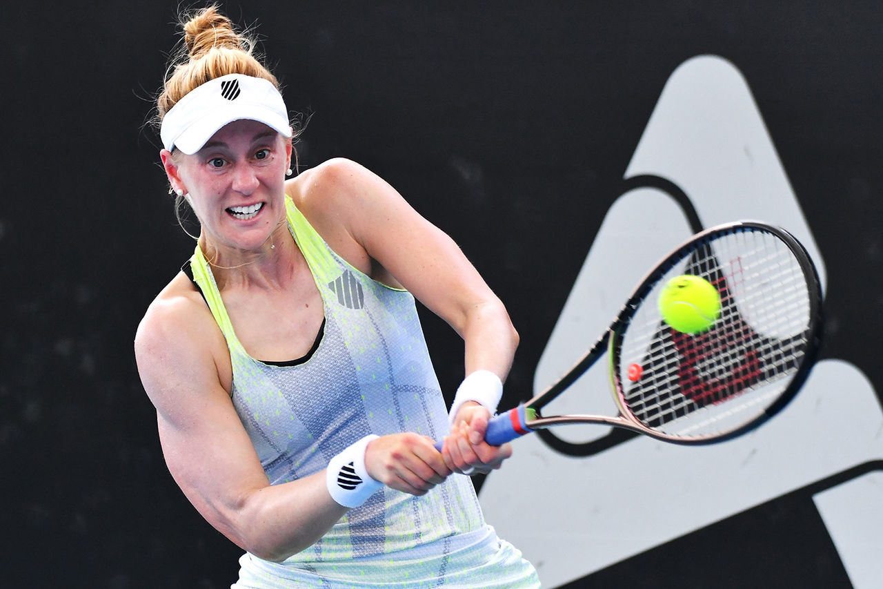 ADELAIDE, AUSTRALIA - JANUARY 10: Alison Riske of USA hits a backhand in her match against Magda Linette of Poland during day two of the 2022 Adelaide International at Memorial Drive on January 10, 2022 in Adelaide, Australia. (Photo by Mark Brake/Getty Images)