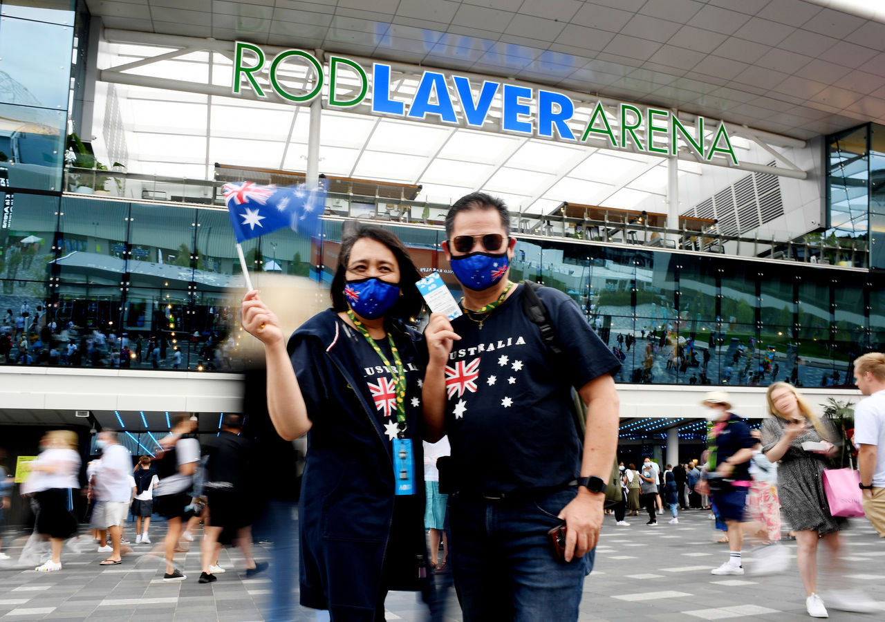 Ashleigh (Ash) BARTY (AUS) and Australian fans at Melbourne Park in Melbourne on Saturday 29 January, 2022. MANDATORY PHOTO CREDIT Tracey Nearmy/TENNIS AUSTRALIA
