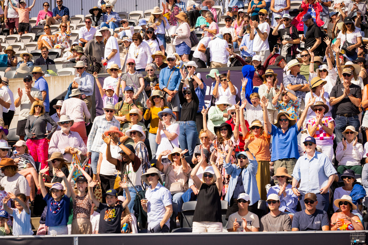 Crowd excitement at the Hobart International