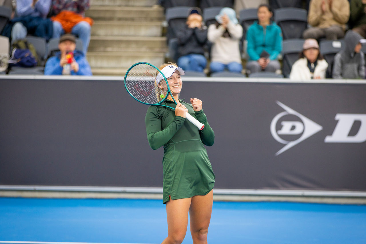 January 15: Taylah Preston (AUS) defeats Emma Raducanu (GBR) during the Hobart International at the Domain Tennis Centre on Thursday, January 15, 2026. Photo by TENNIS AUSTRALIA/ RICHARD JUPE