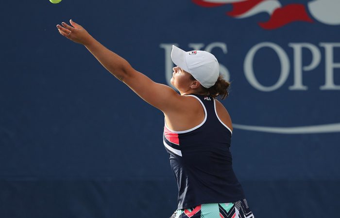 Barty-US-Open-serves-700x450