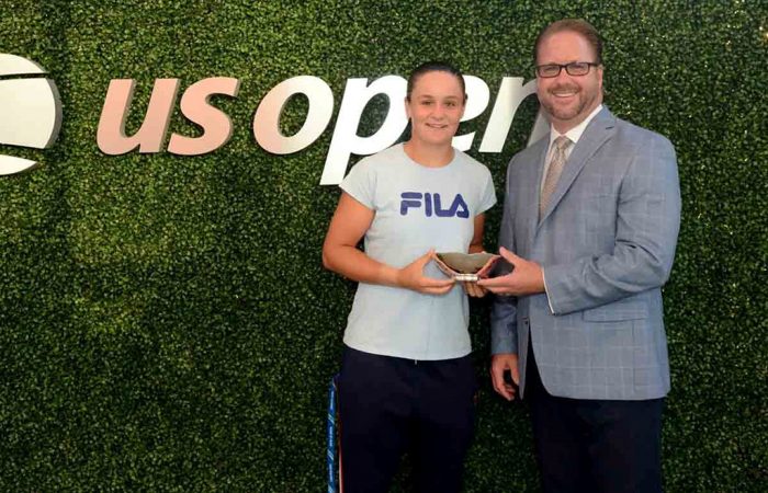 Barty-US-Open-sportsmanship-award-700x450