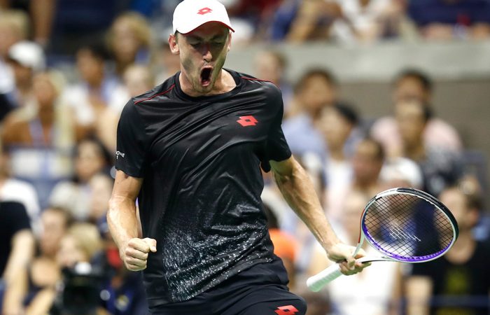 Millman-beats-Federer-reaches-US-Open-quarterfinals-700x450