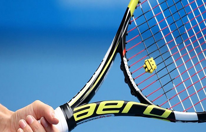 tennis-racquet-1024x768