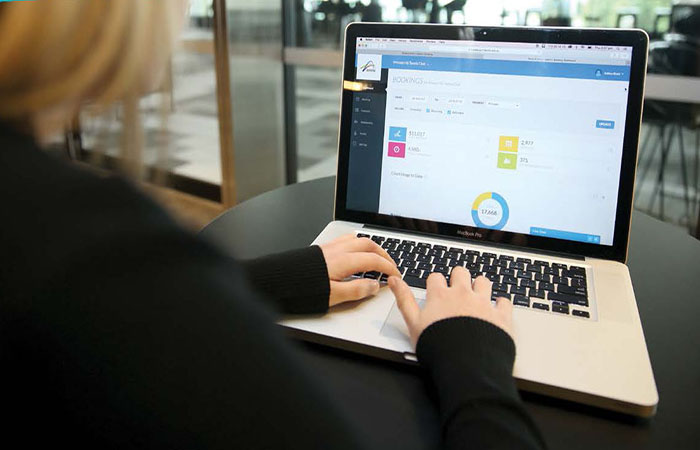 Book a court pic 700x450