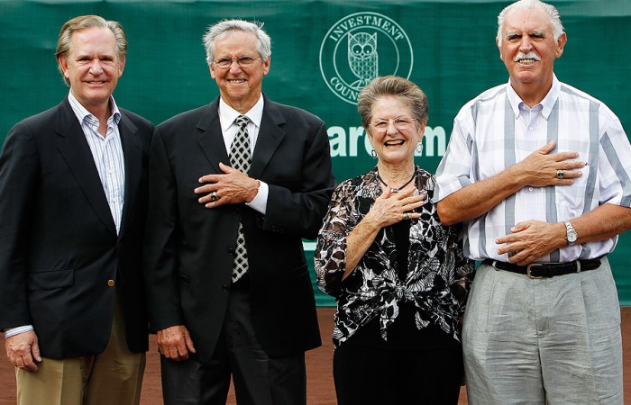 Special guests (l to r:) International Tennis Hall of Fame & Museum Chairman Christopher Clouser, and Hall of Famers Roy Emerson, Nancy Richey and Owen Davidson. Photo: Aaron Sprecher