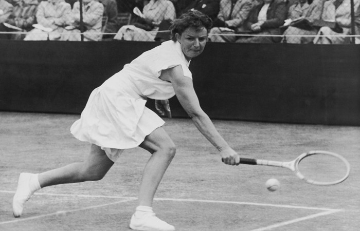 Australia's Thelma Coyne Long competes against Maureen Connolly of the USA in the semifinal of the Women's Singles in the Surrey Championships at Surbiton, Surrey, UK on 29 May 1952; Douglas Miller/Keystone/Hulton Archive/Getty Images