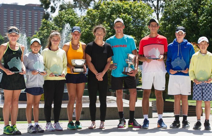 Sam Stosur (centre) with all the winners and finalists from the 16/u and 12/u Australian Championships finals on the final day of the December Showdown; Elizabeth Xue Bai