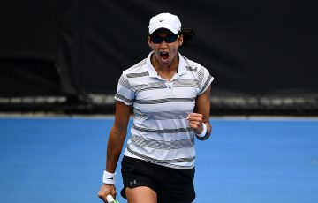 Astra Sharma in action during her AO Play-off semifinal victory over Zoe Hives (photo: Elizabeth Xue Bai)
