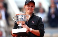 PARIS, FRANCE - JUNE 08: Ashleigh Barty of Australia celebrates victory with the trophy following the ladies singles final against Marketa Vondrousova of The Czech Republic during Day fourteen of the 2019 French Open at Roland Garros on June 08, 2019 in Paris, France. (Photo by Clive Brunskill/Getty Images)