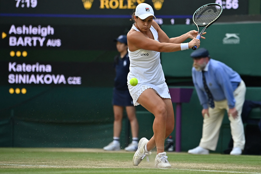 Ash Barty moves into Wimbledon fourth round - US Casino ...