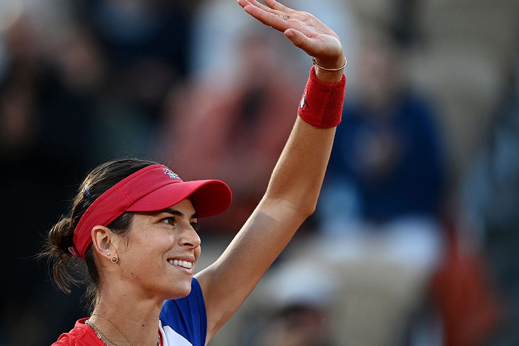Roland Garros: Tomljanovic stuns 