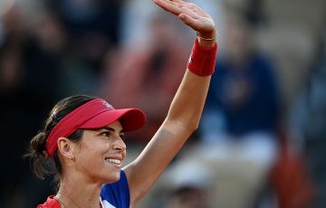 Ajla Tomljanovic celebrates her first-round victory over world No.5 Anett Kontaveit at Roland Garros. (Getty Images)