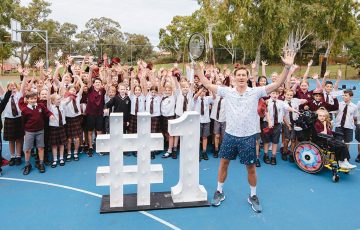 Matt Ebden with students from Holy Rosary Catholic Primary School. Picture: Tennis Australia