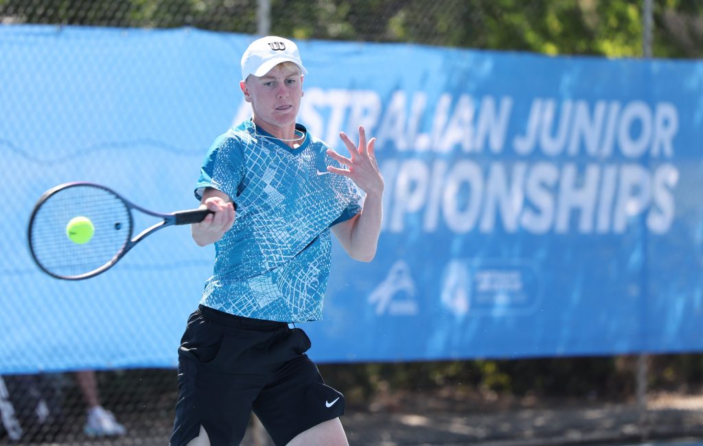 Who is leading the race to compete at the 2023 ITF Junior Finals?