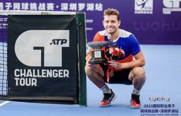James Duckworth celebrates his title win in Shenzhen