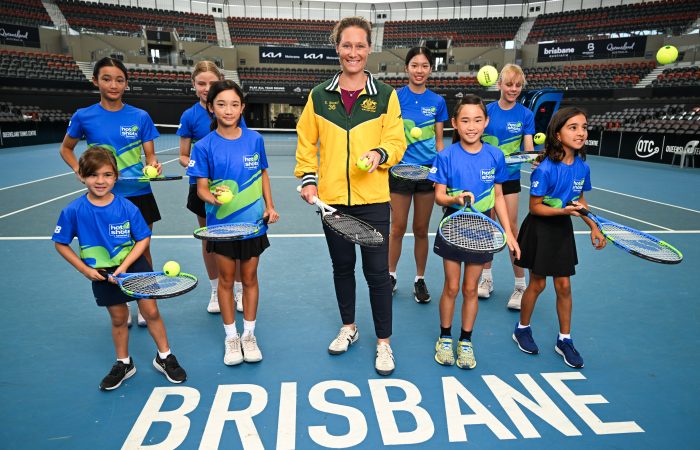 Australian captain Sam Stosur with young Hot Shots Tennis players in Brisbane. Picture: Tennis Australia