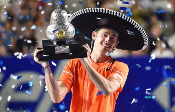 Alex de Minaur is crowned champion in Acapulco for a second straight year; Getty Images 
